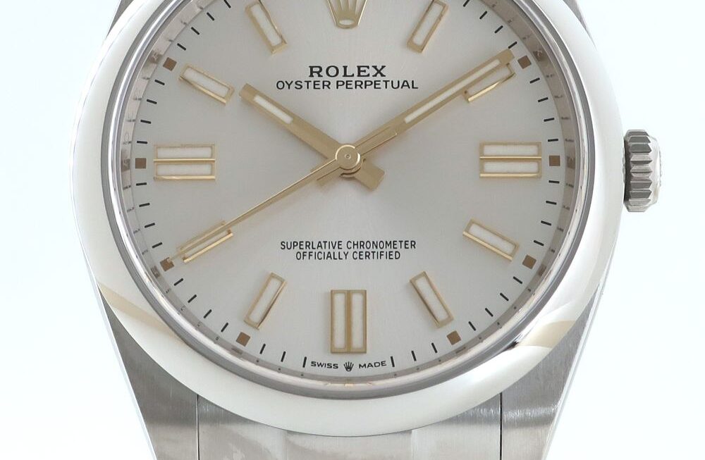 新着入荷時計案内Ref.124300 シルバー